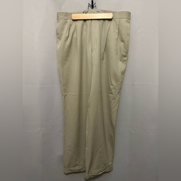 Jos A Bank Suit - Picture 8 of 9